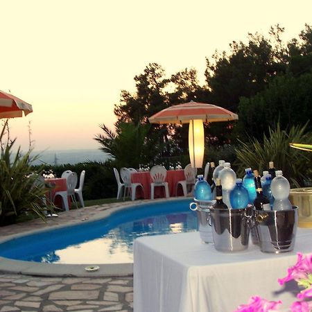 Bed And Breakfast " Il Tesoro Di Mario " Falconara Marittima Exteriör bild