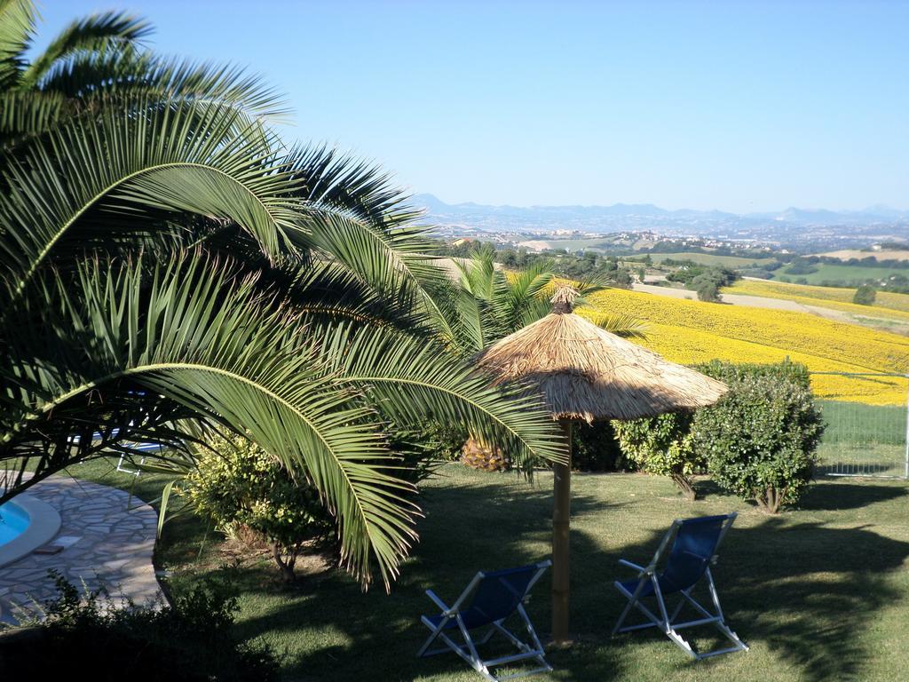 Bed And Breakfast " Il Tesoro Di Mario " Falconara Marittima Exteriör bild
