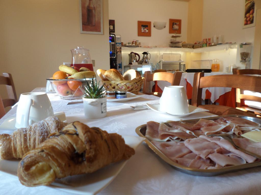 Bed And Breakfast " Il Tesoro Di Mario " Falconara Marittima Exteriör bild
